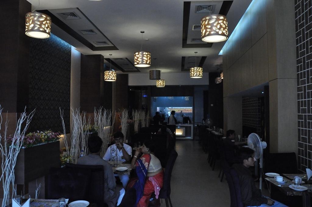 Silk Route Hotel Гувахати Екстериор снимка
