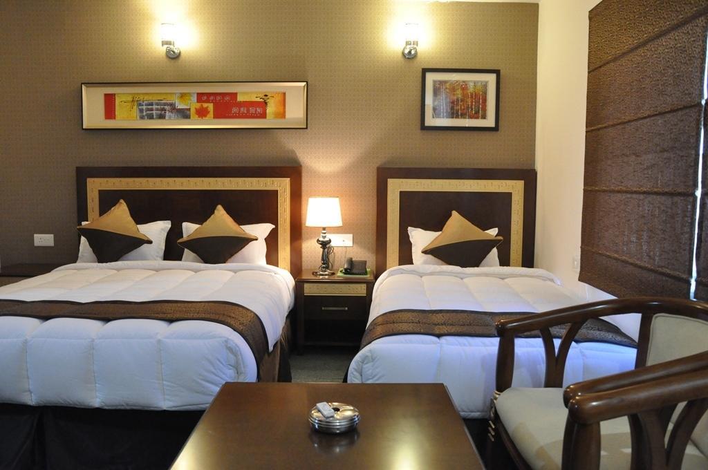 Silk Route Hotel Гувахати Екстериор снимка