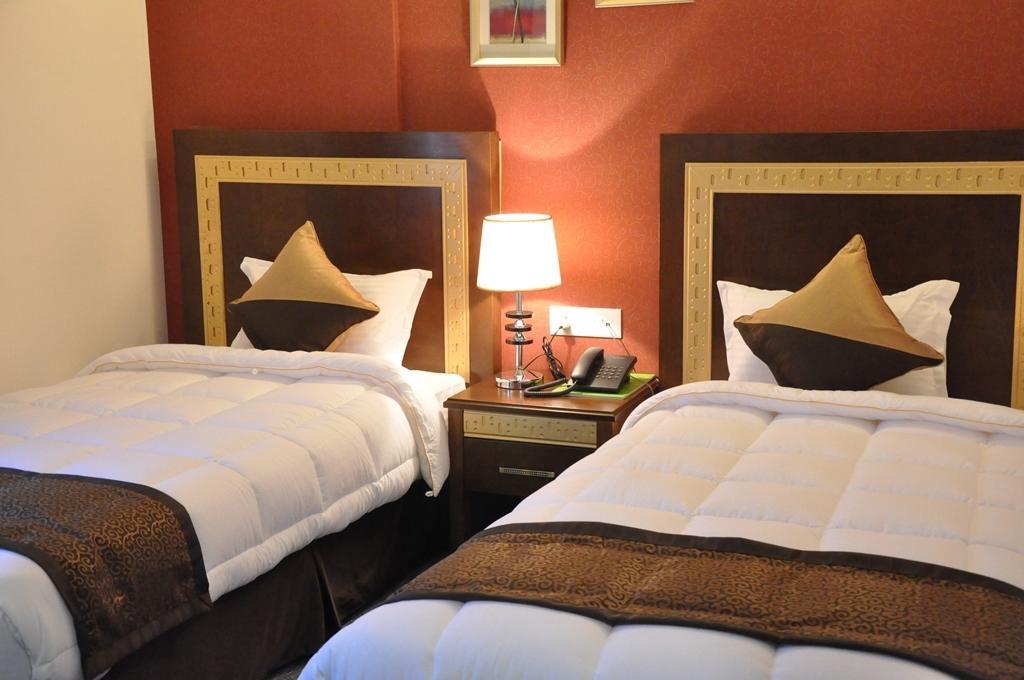 Silk Route Hotel Гувахати Екстериор снимка