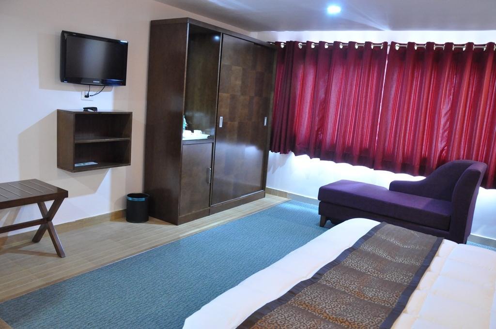Silk Route Hotel Гувахати Екстериор снимка