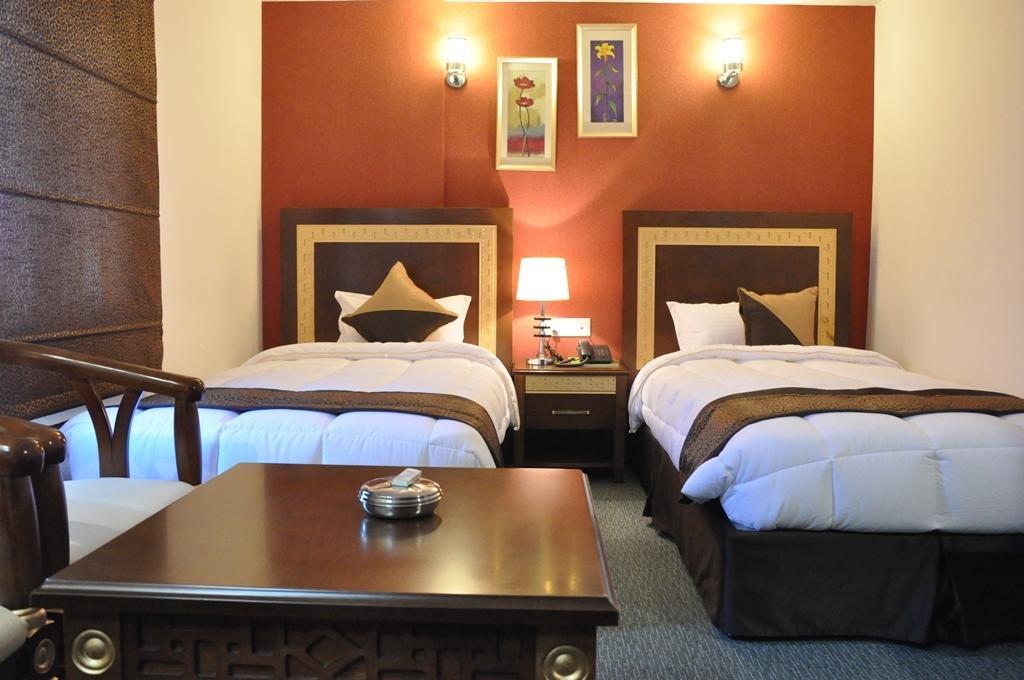 Silk Route Hotel Гувахати Екстериор снимка