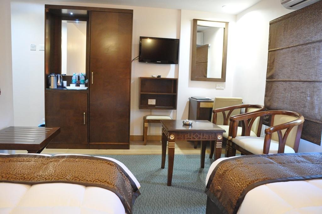 Silk Route Hotel Гувахати Екстериор снимка