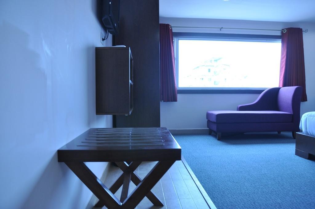 Silk Route Hotel Гувахати Екстериор снимка