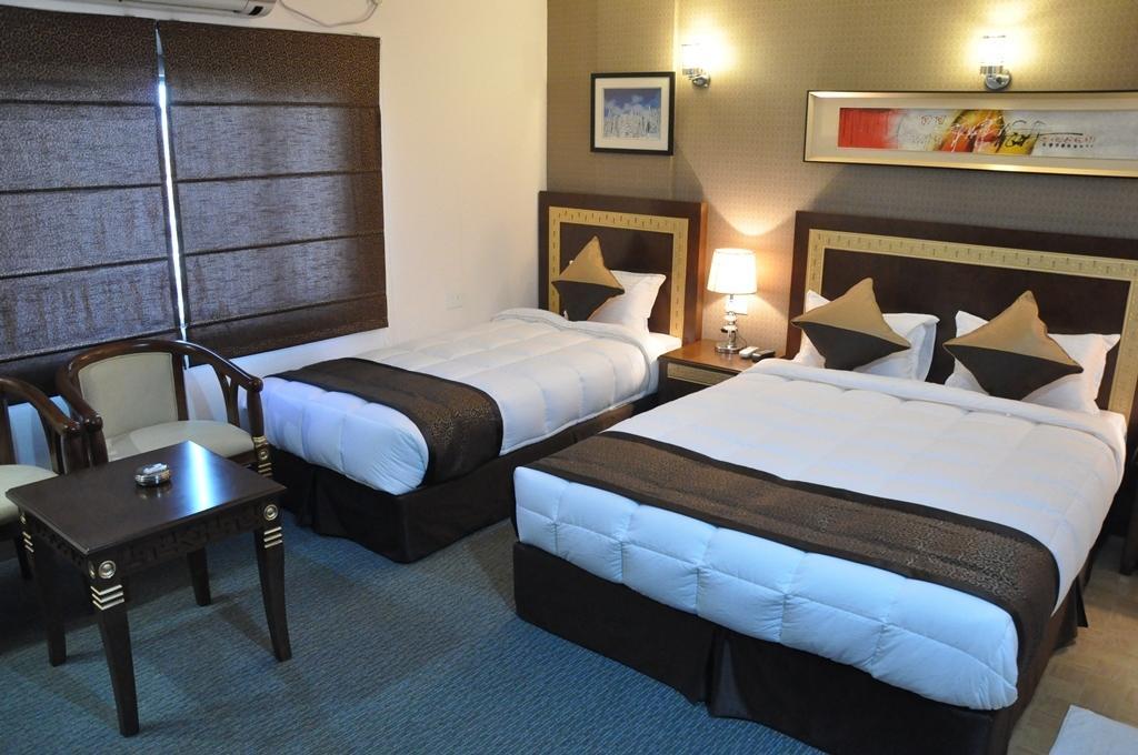 Silk Route Hotel Гувахати Стая снимка