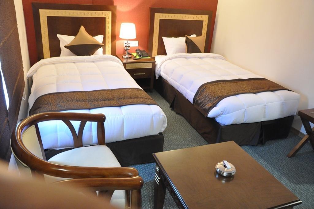 Silk Route Hotel Гувахати Стая снимка