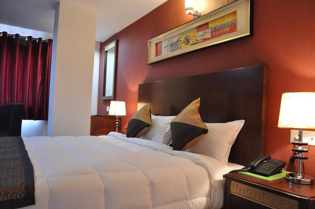 Silk Route Hotel Гувахати Екстериор снимка